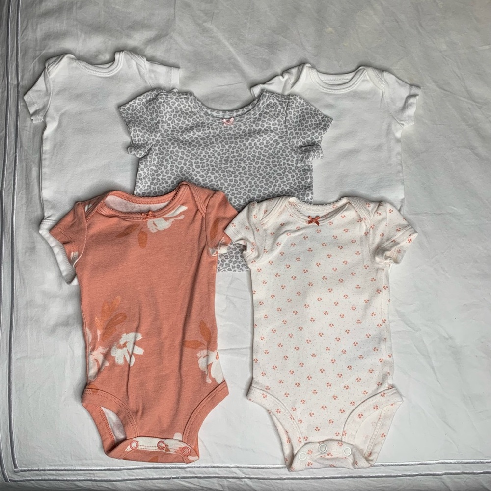 Carter’s Newborn Bundle | 5 Pieces | Onesies & Top